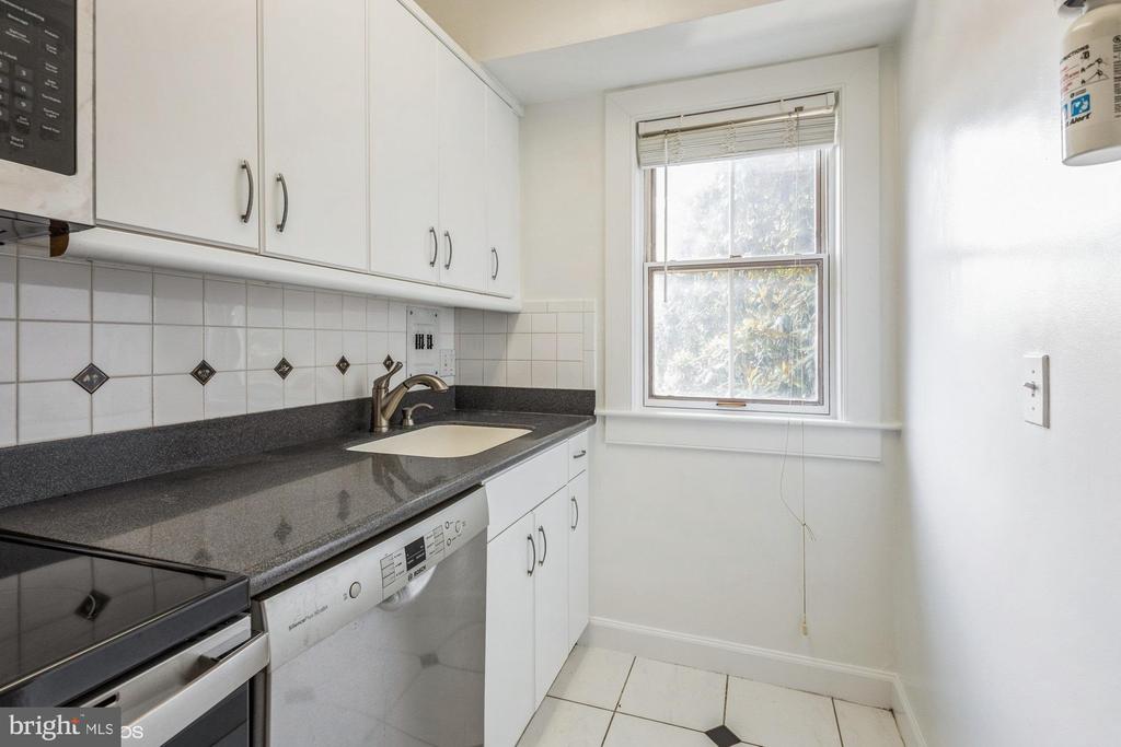 3901 CATHEDRAL AVENUE NW 307
