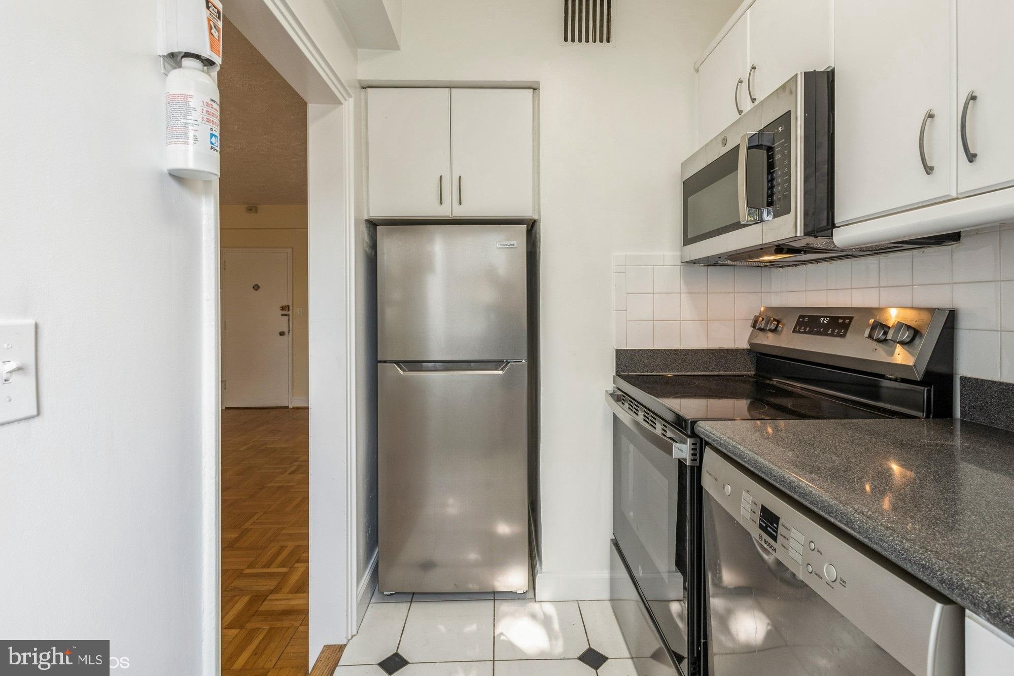 3901 CATHEDRAL AVENUE NW 307