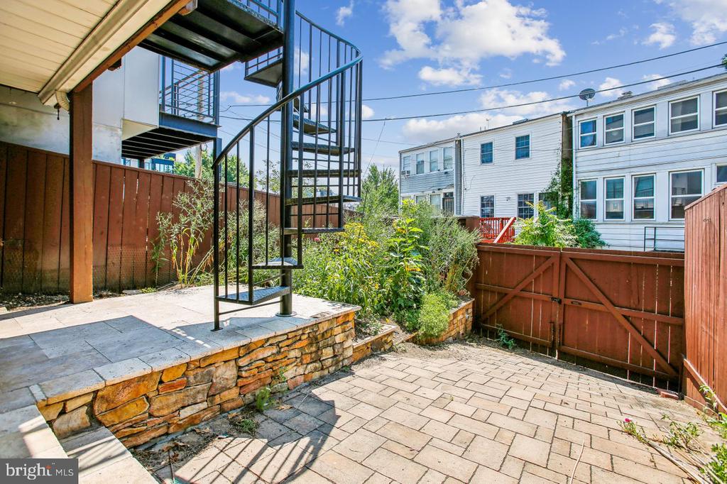 1404 QUINCY STREET NW