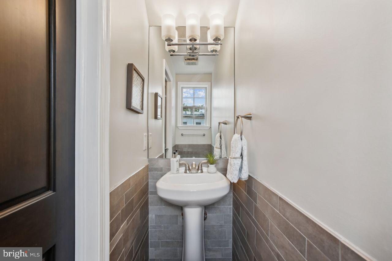 1404 QUINCY STREET NW