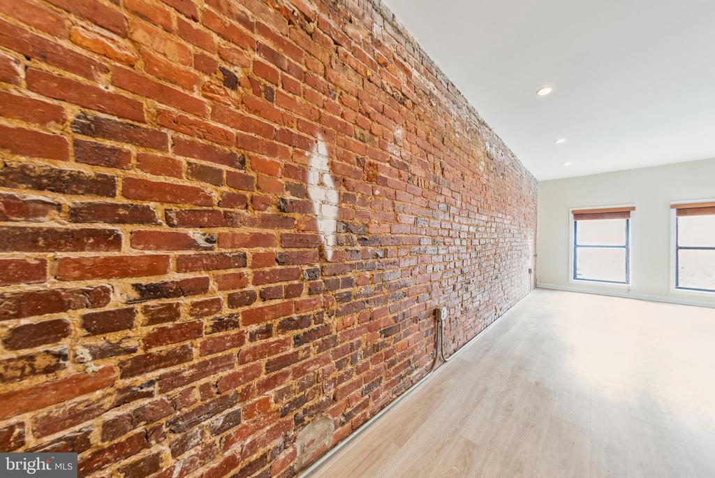 2433 18TH STREET NW 2