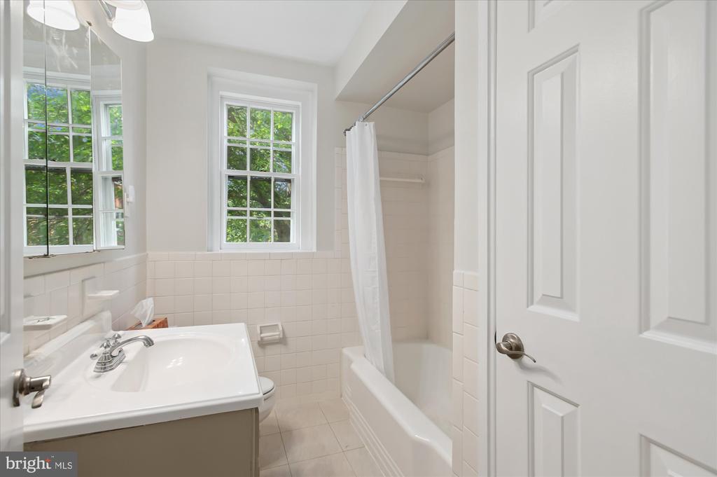 3670 38TH STREET NW B248