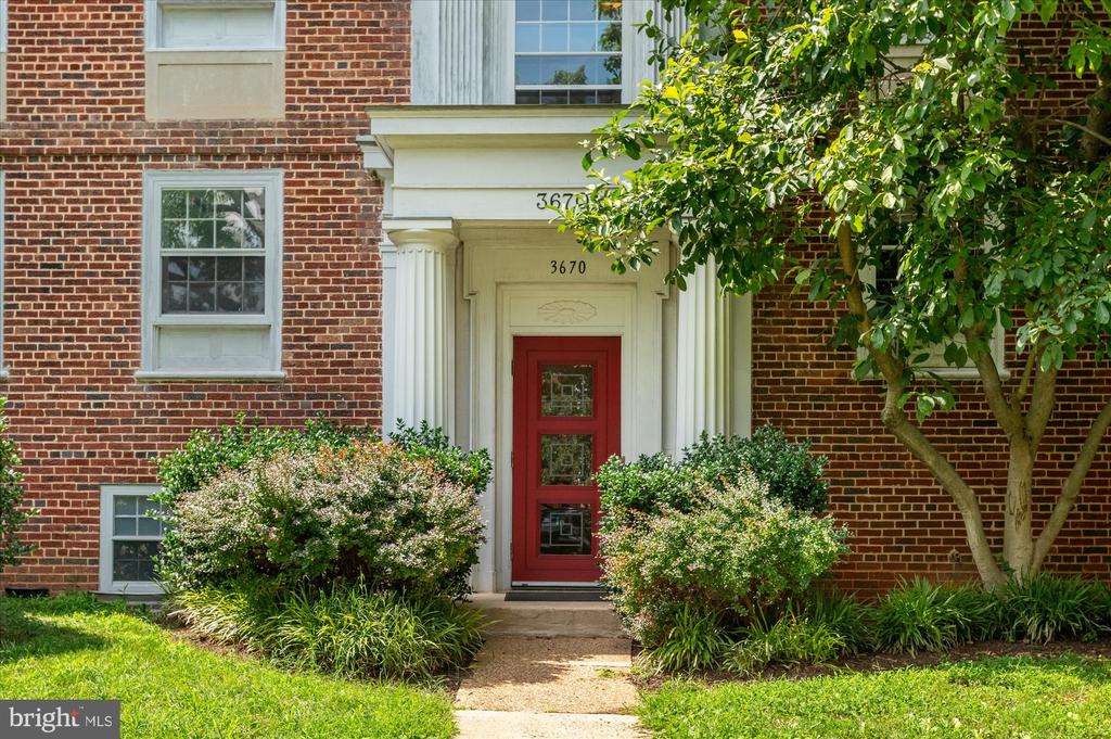 3670 38TH STREET NW B248