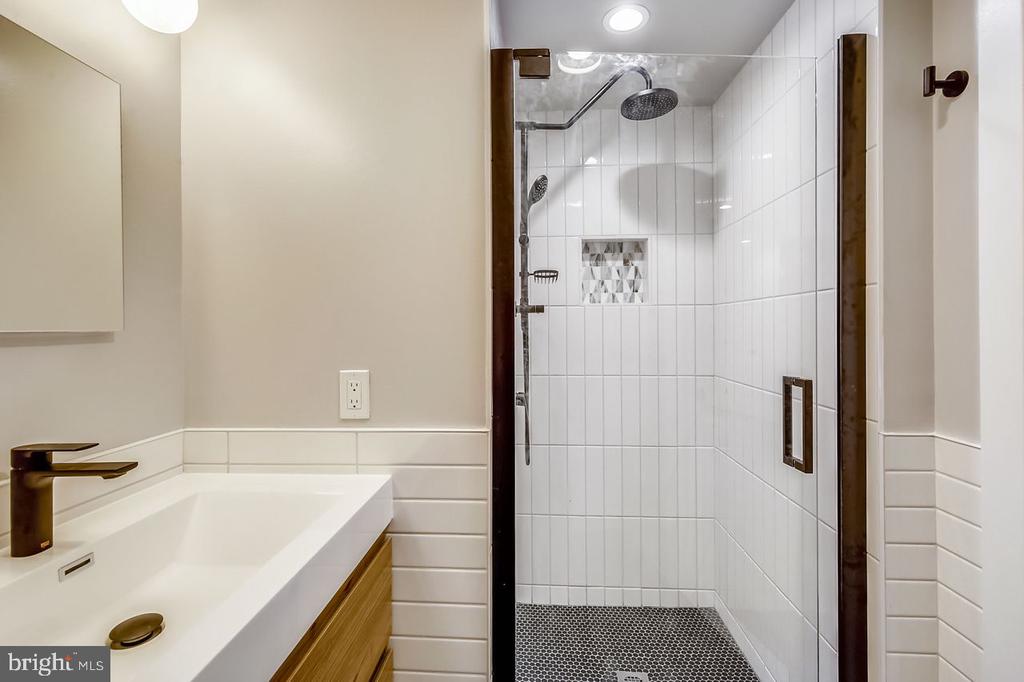 4416 15TH STREET NW UNIT B