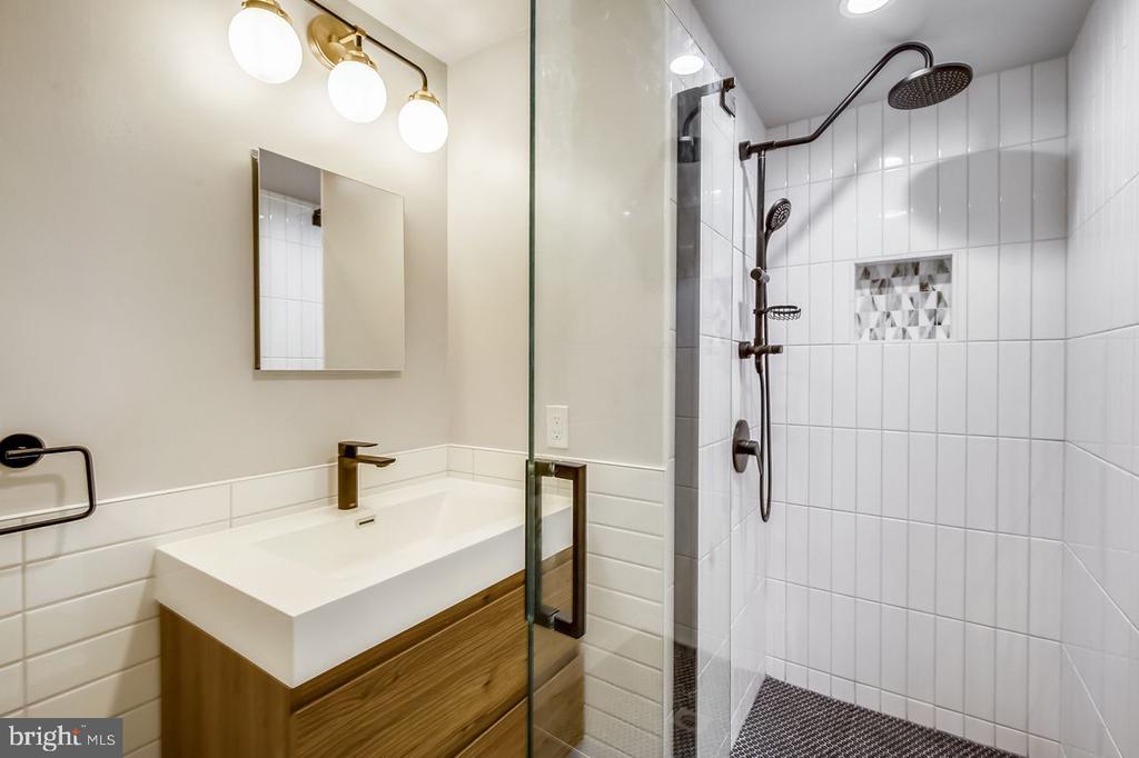 4416 15TH STREET NW UNIT B