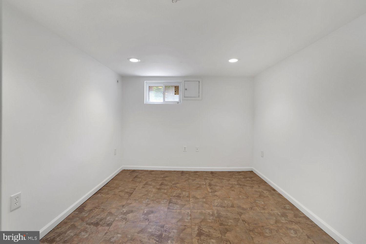 1329 DELAFIELD PLACE NW