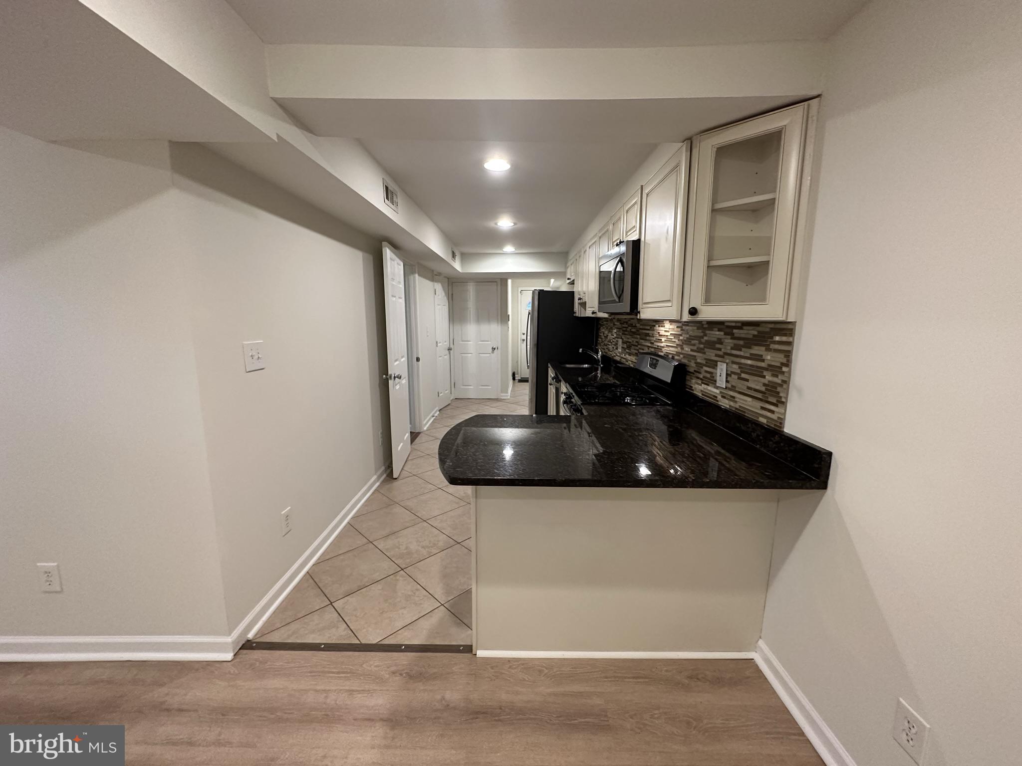 1400 MORSE STREET NE UNIT B