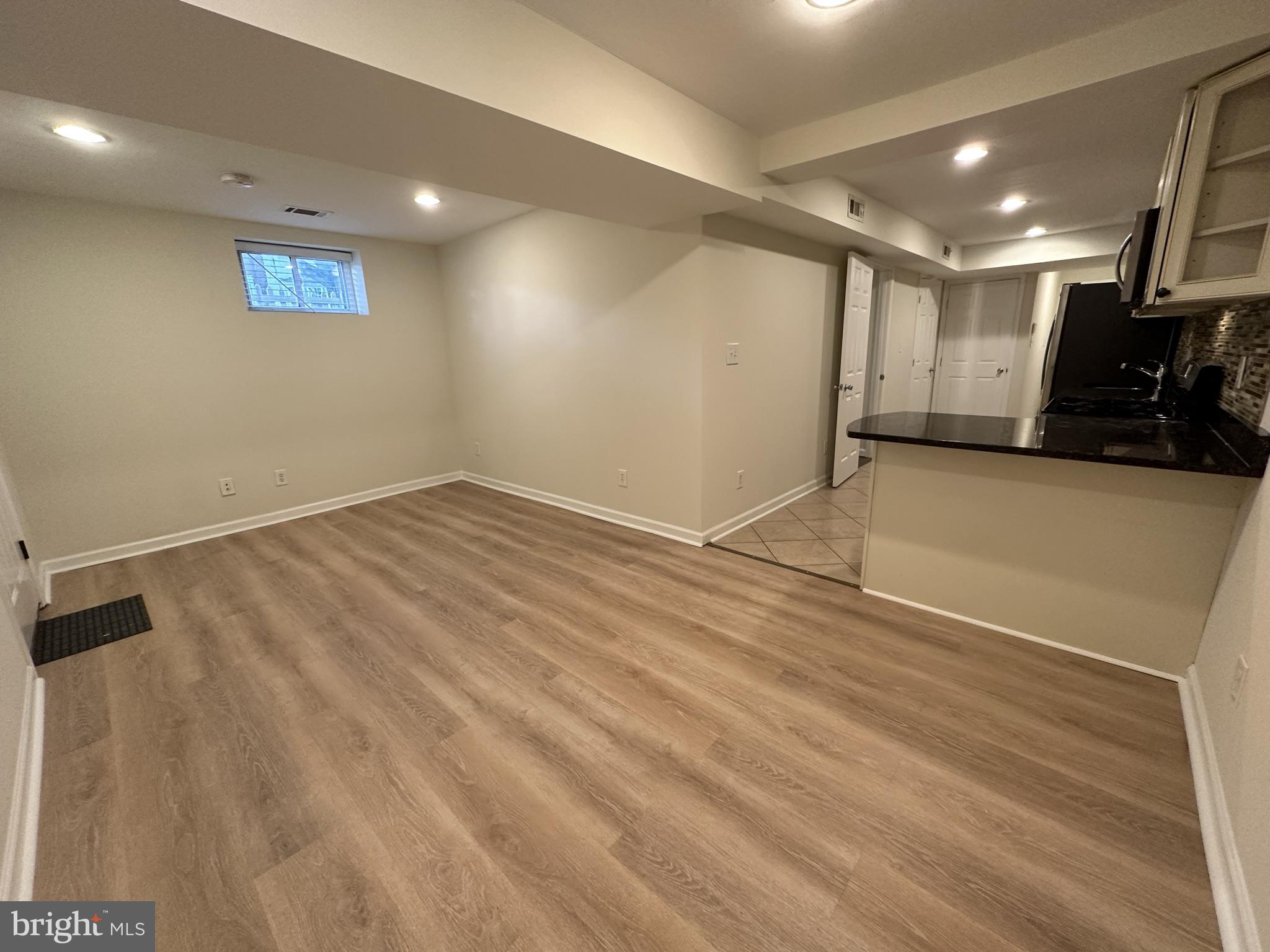 1400 MORSE STREET NE UNIT B