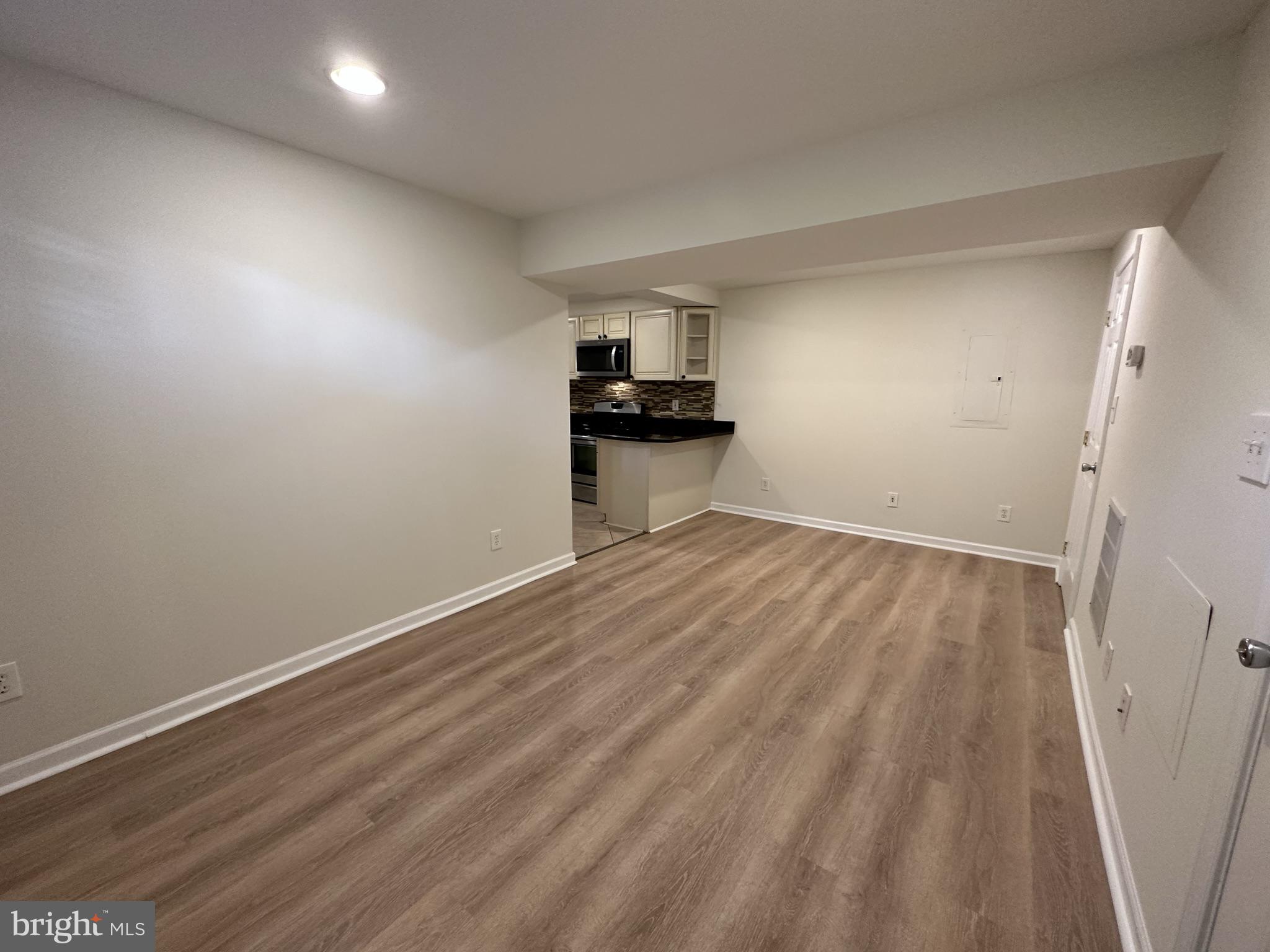 1400 MORSE STREET NE UNIT B