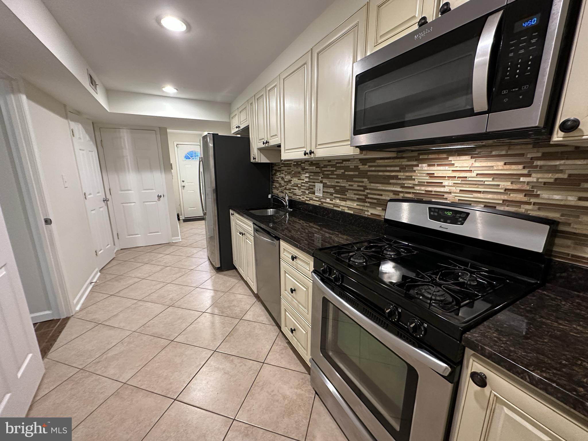 1400 MORSE STREET NE UNIT B