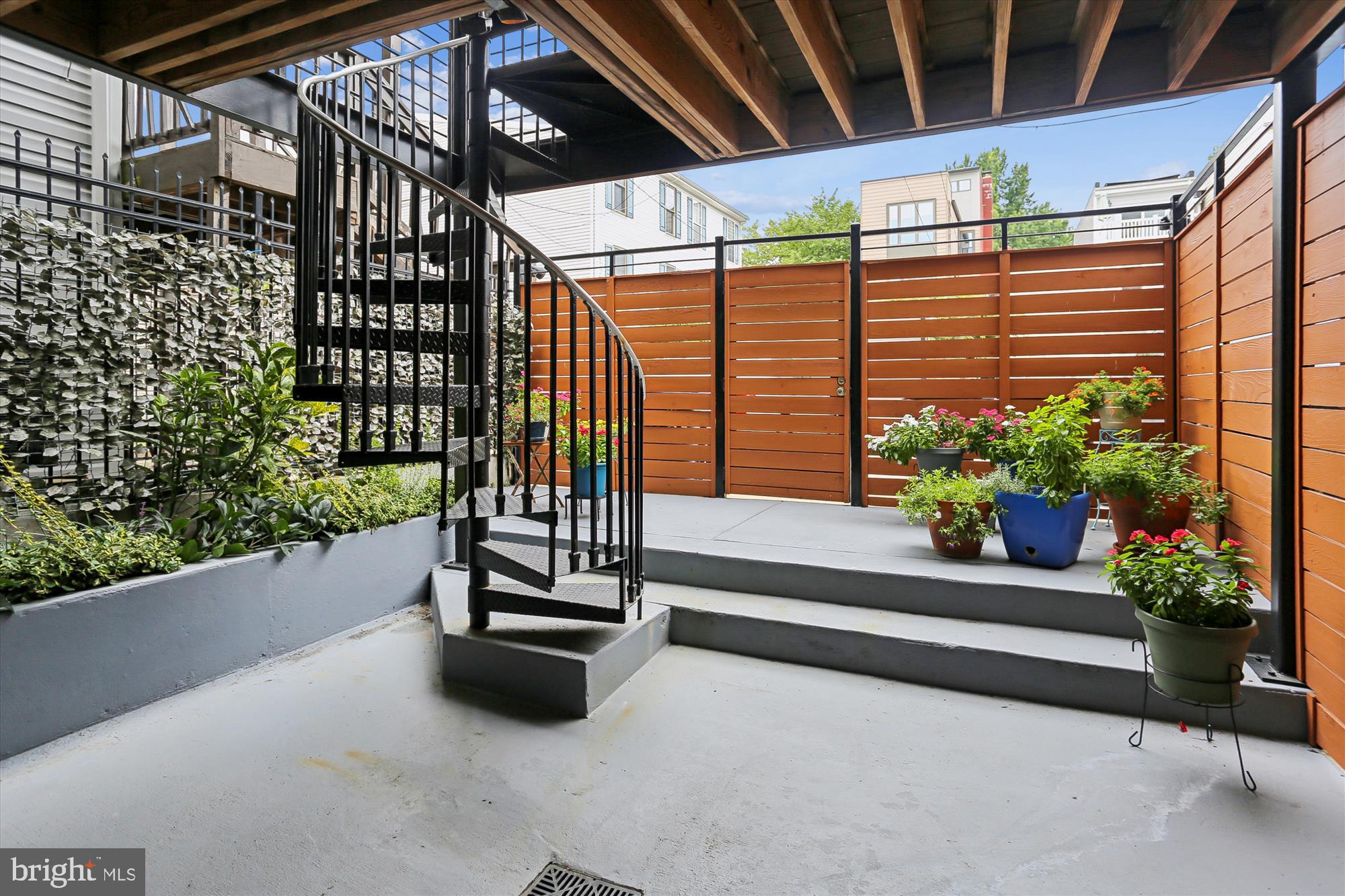 1128 COLUMBIA ROAD NW 1