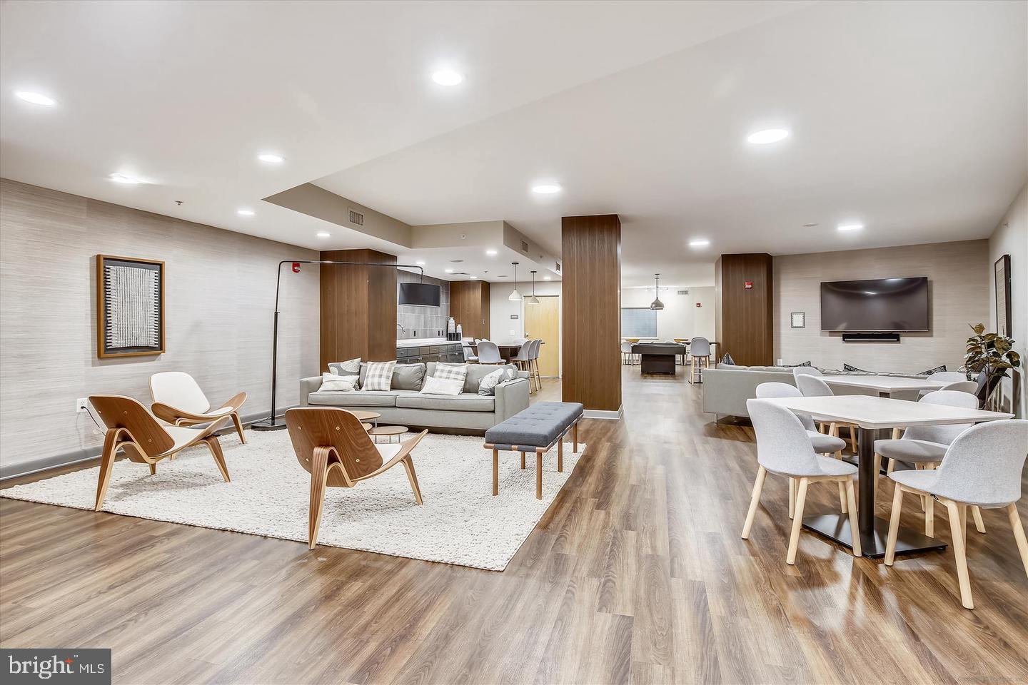 400 MASSACHUSETTS AVENUE NW 1011