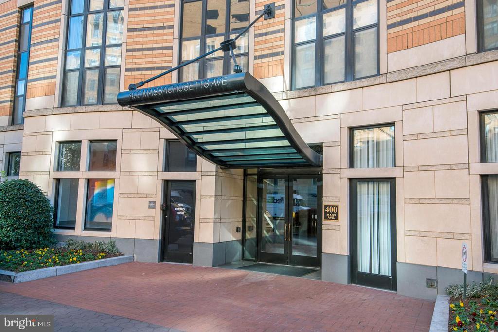 400 MASSACHUSETTS AVENUE NW 1011