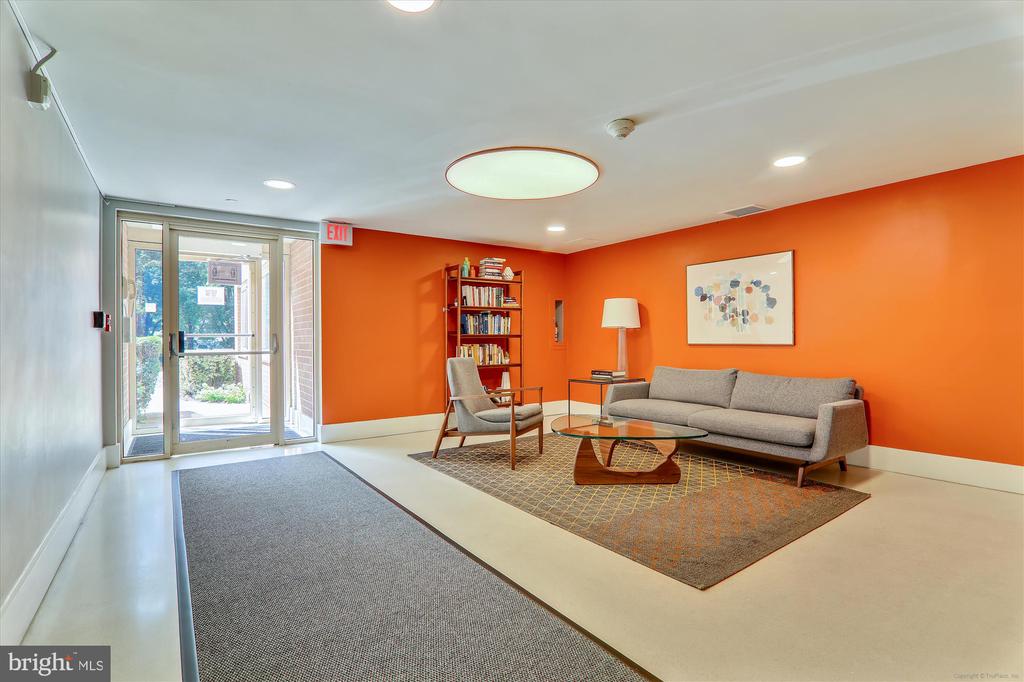 4000 TUNLAW ROAD NW 611