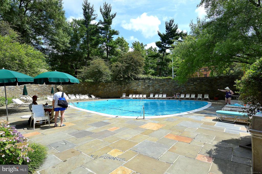 4000 TUNLAW ROAD NW 611