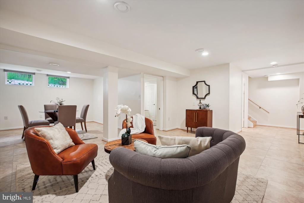 1110 HALESWORTH DRIVE