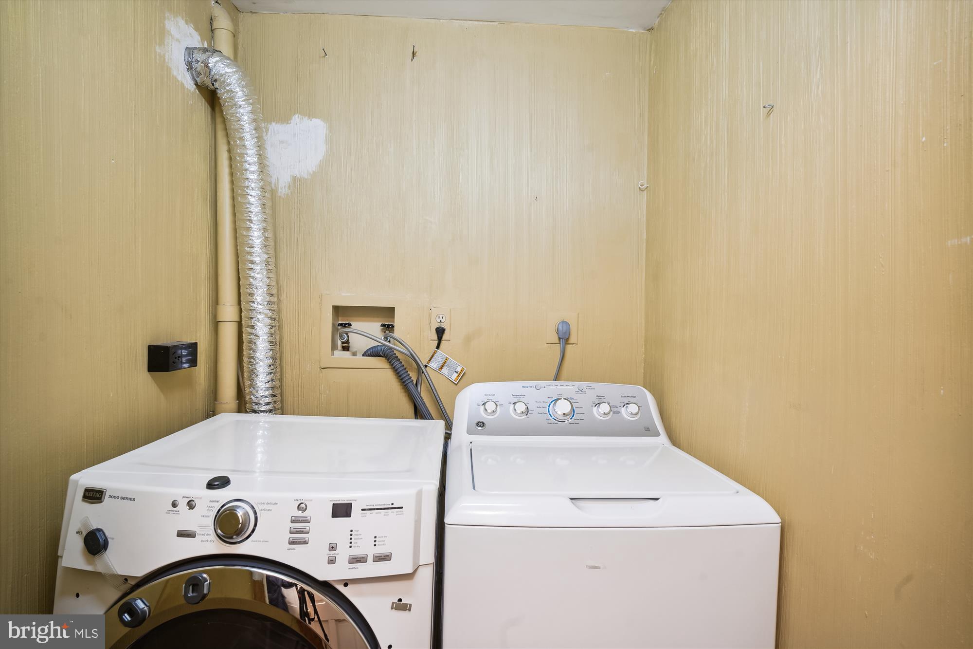 5215 BROOKEWAY DRIVE