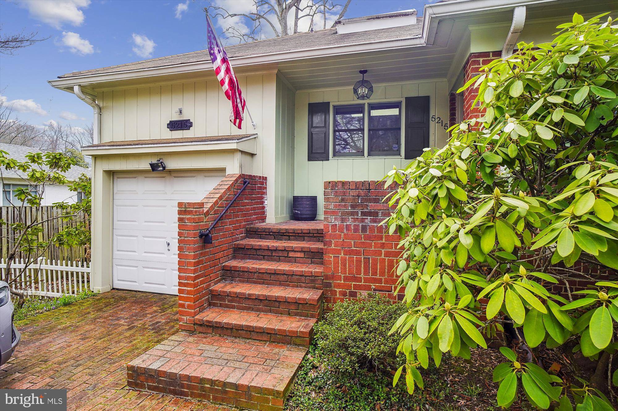 5215 BROOKEWAY DRIVE