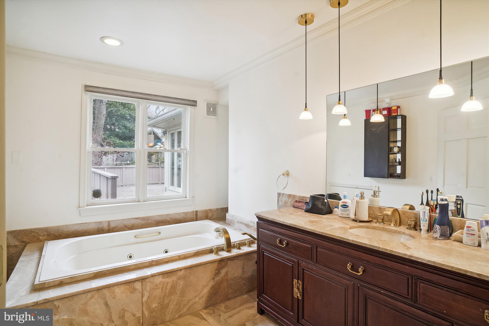 5215 BROOKEWAY DRIVE