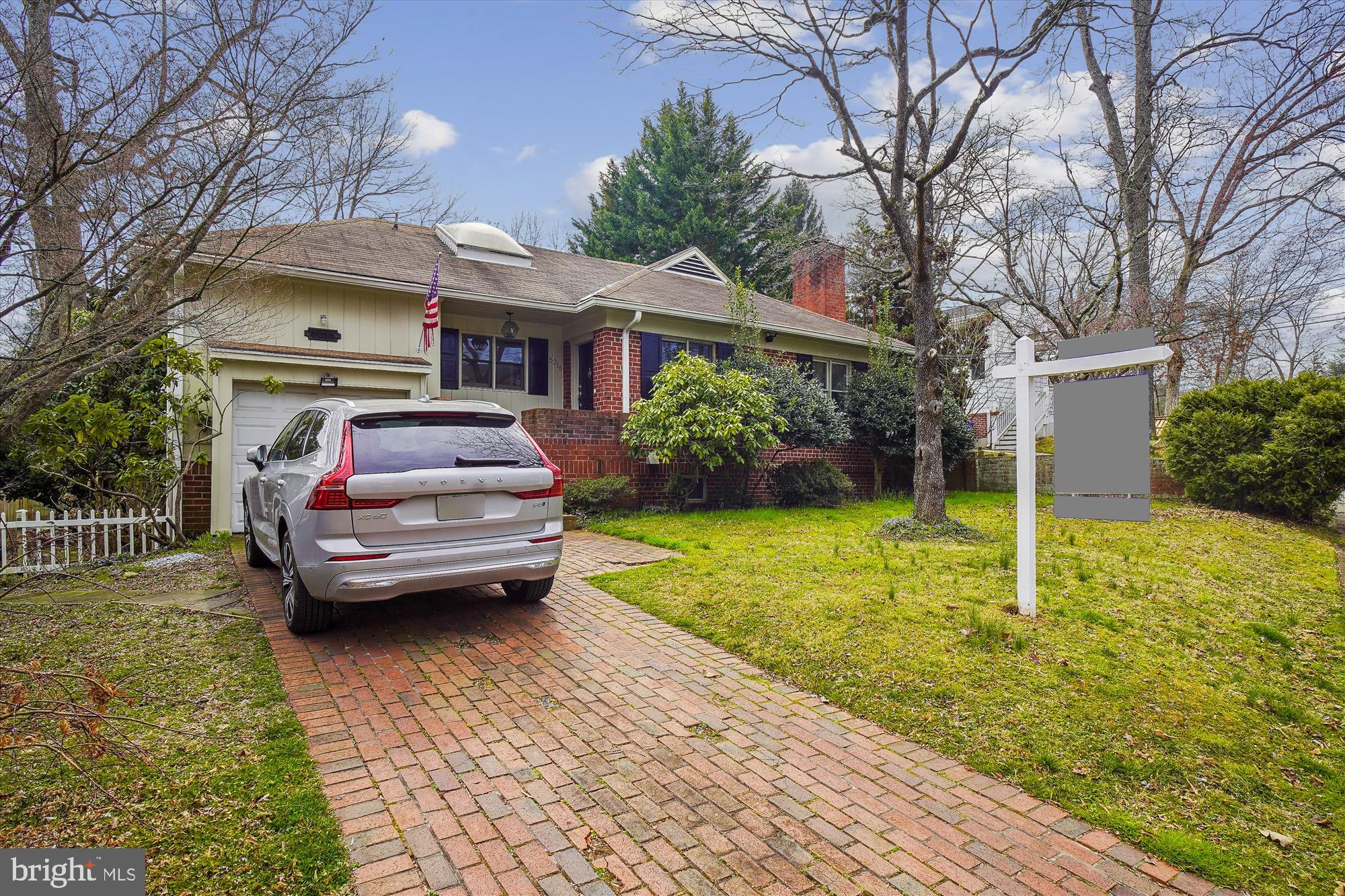 5215 BROOKEWAY DRIVE