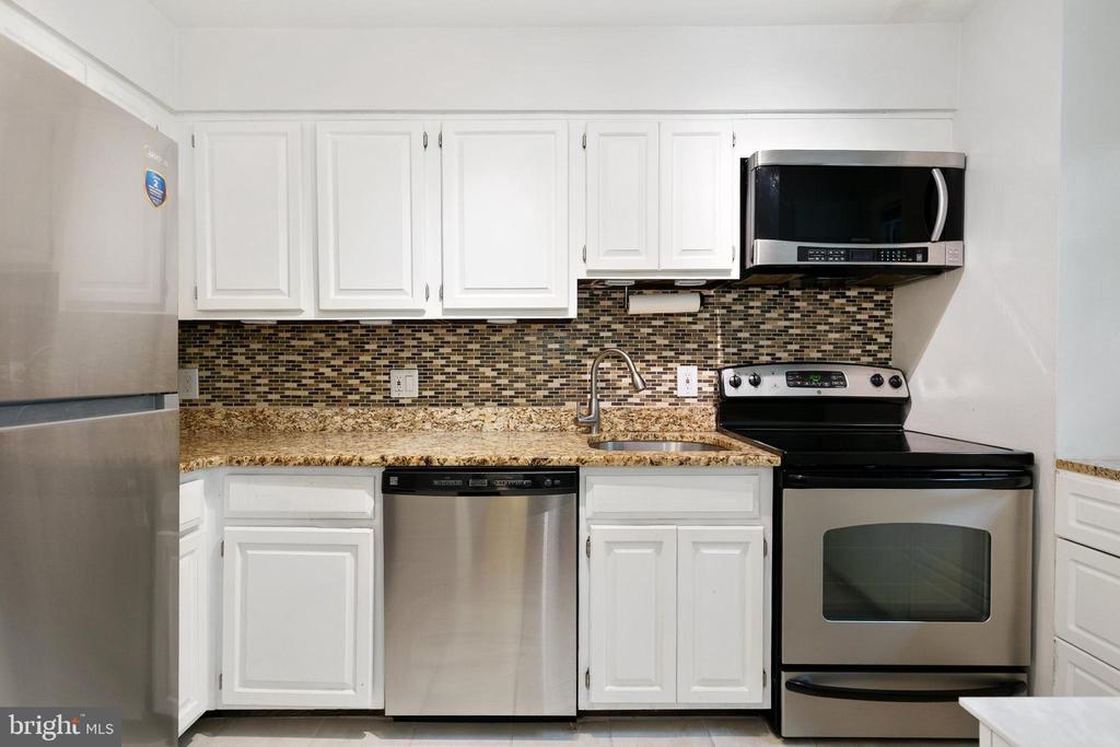 2212 WASHINGTON AVENUE Unit: 103