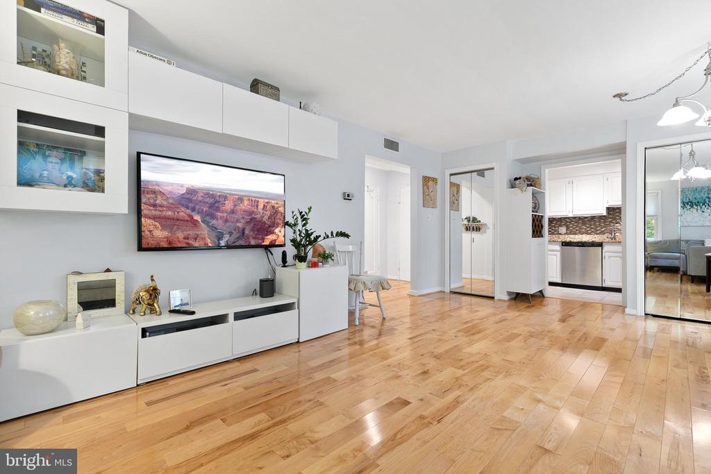 2212 WASHINGTON AVENUE Unit: 103
