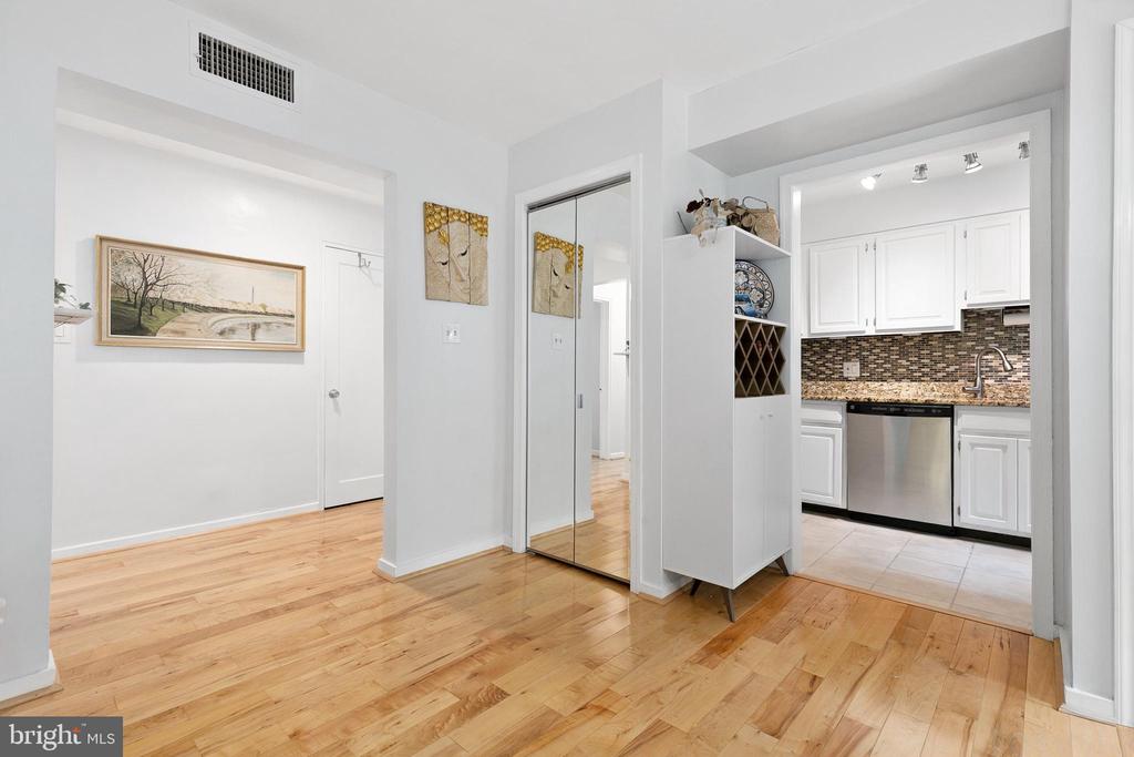 2212 WASHINGTON AVENUE Unit: 103