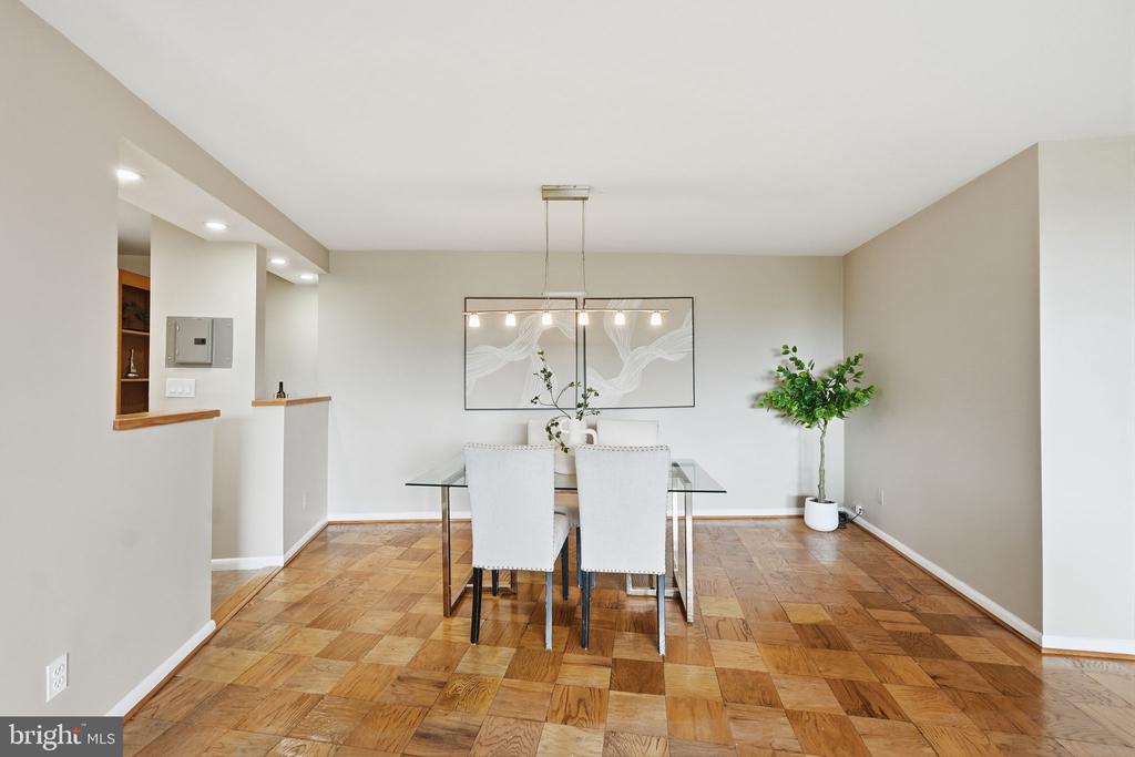 4620 N PARK AVENUE Unit: 607E