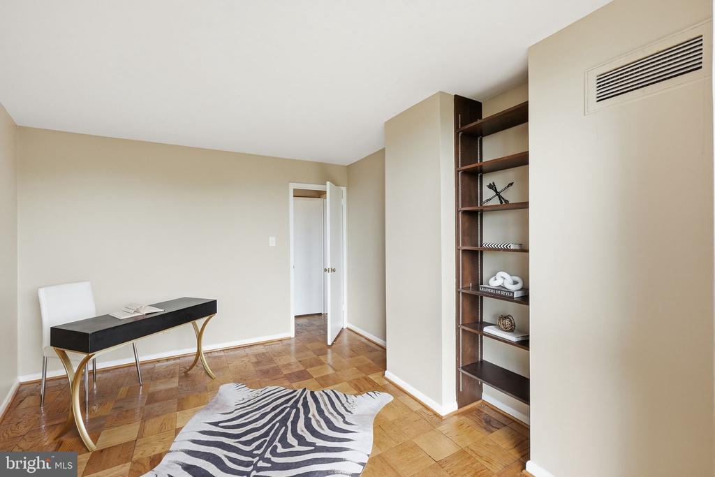 4620 N PARK AVENUE Unit: 607E
