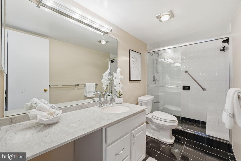 4620 N PARK AVENUE Unit: 607E