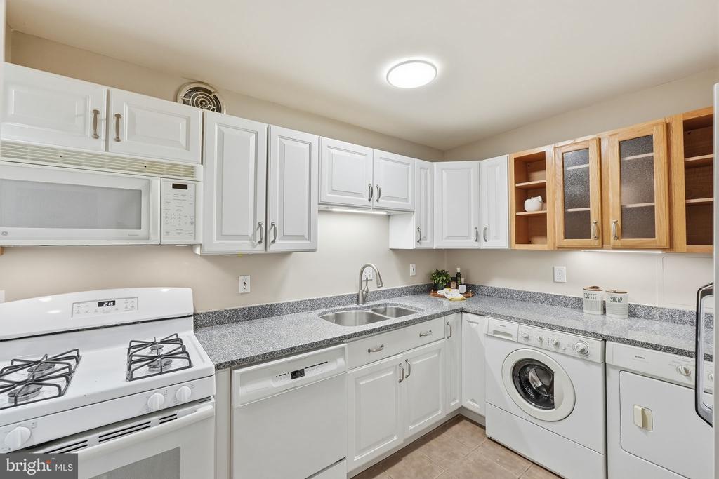 4620 N PARK AVENUE Unit: 607E