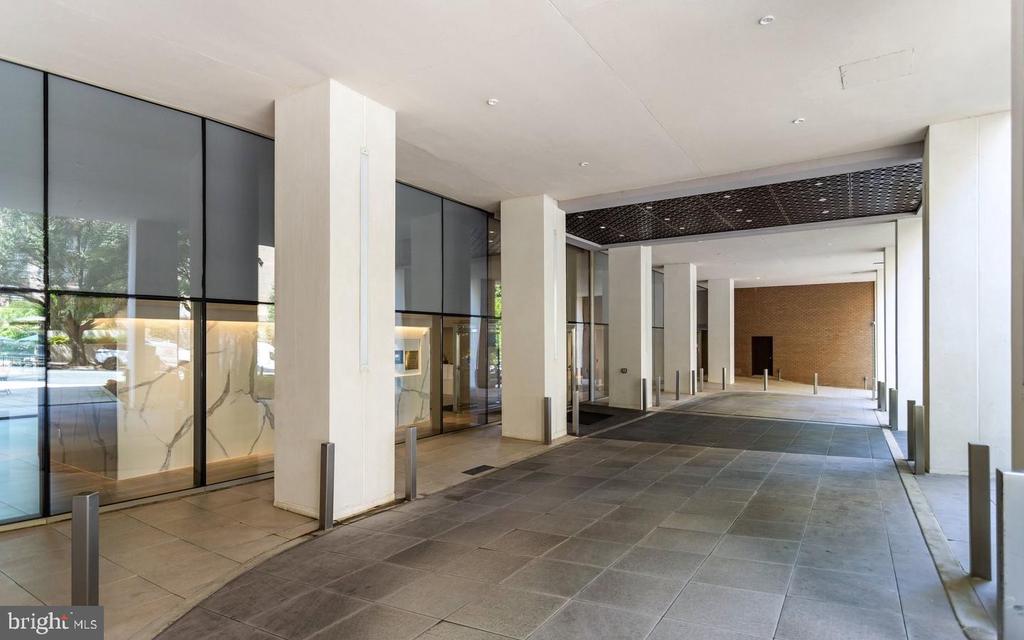 4620 N PARK AVENUE Unit: 607E