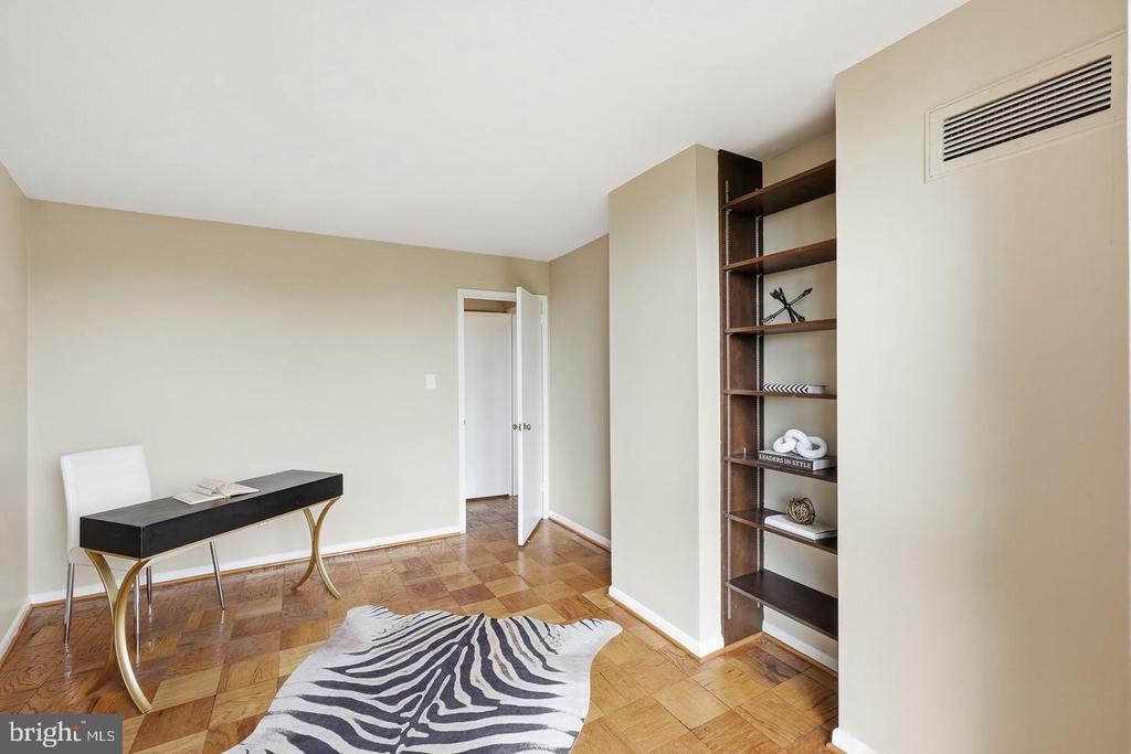 4620 N PARK AVENUE Unit: 607E