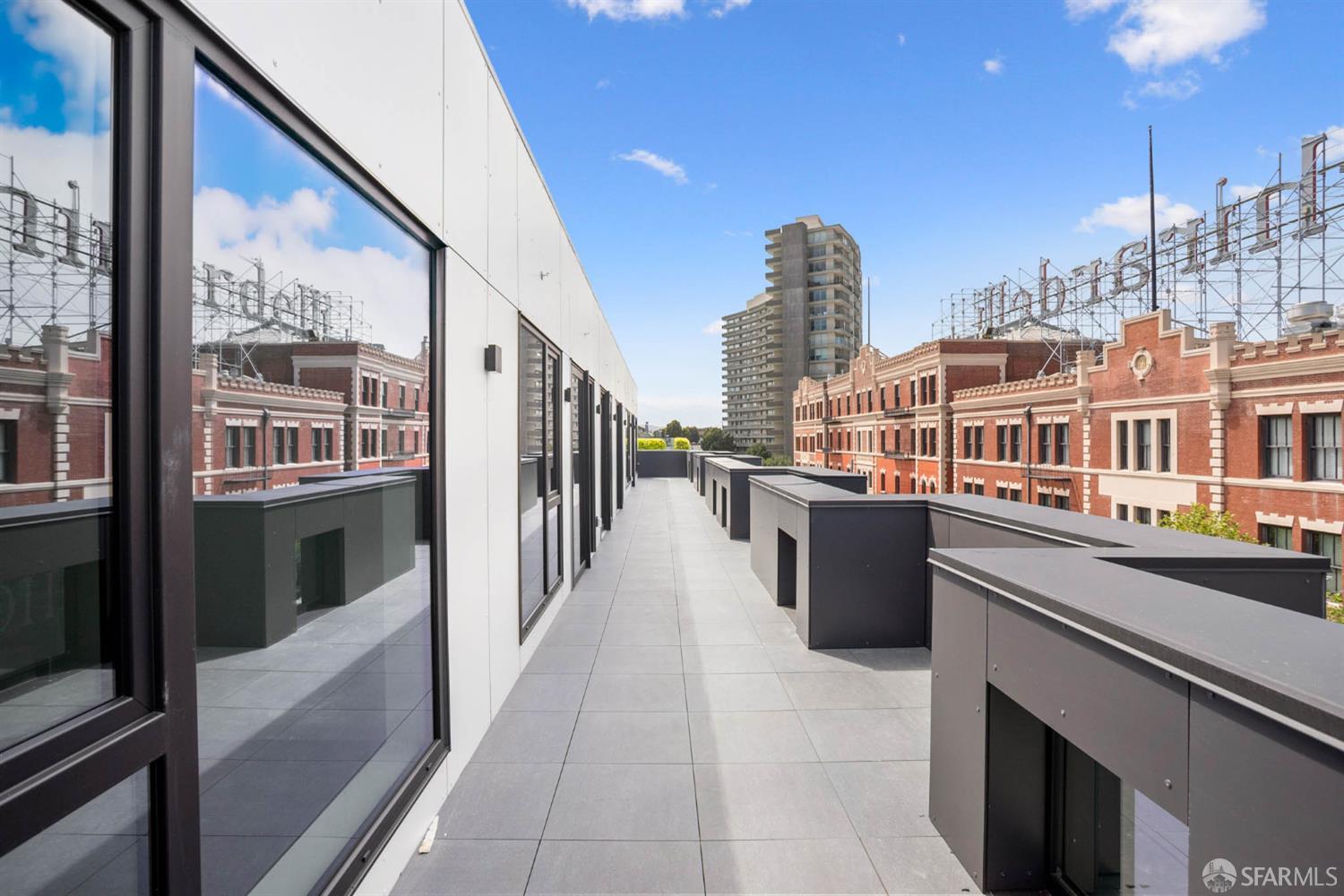 915 North Point Street # R2