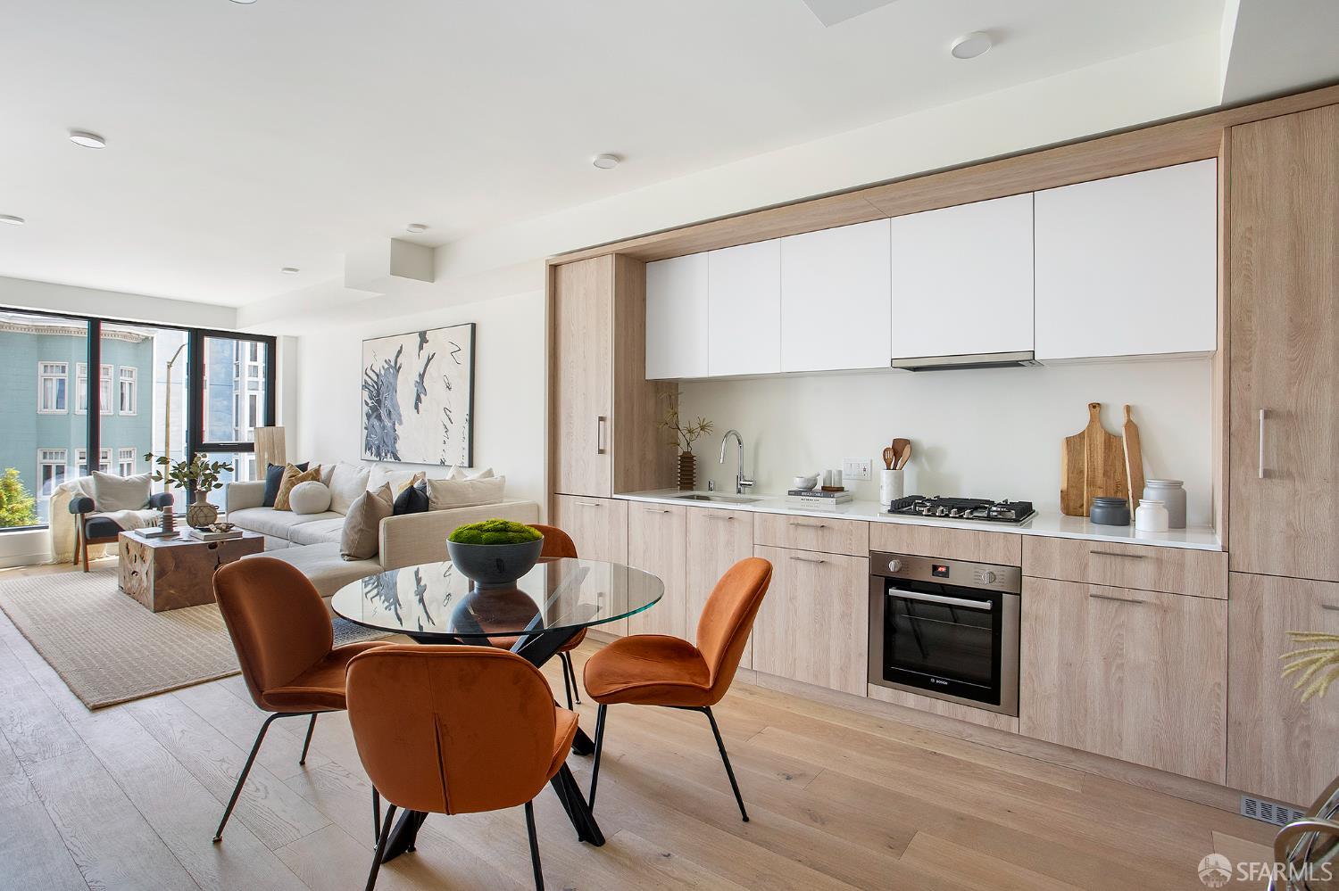 915 North Point Street # M4