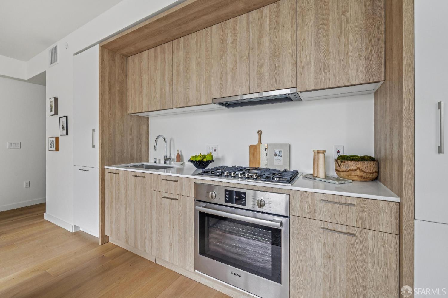 915 North Point Street # R3