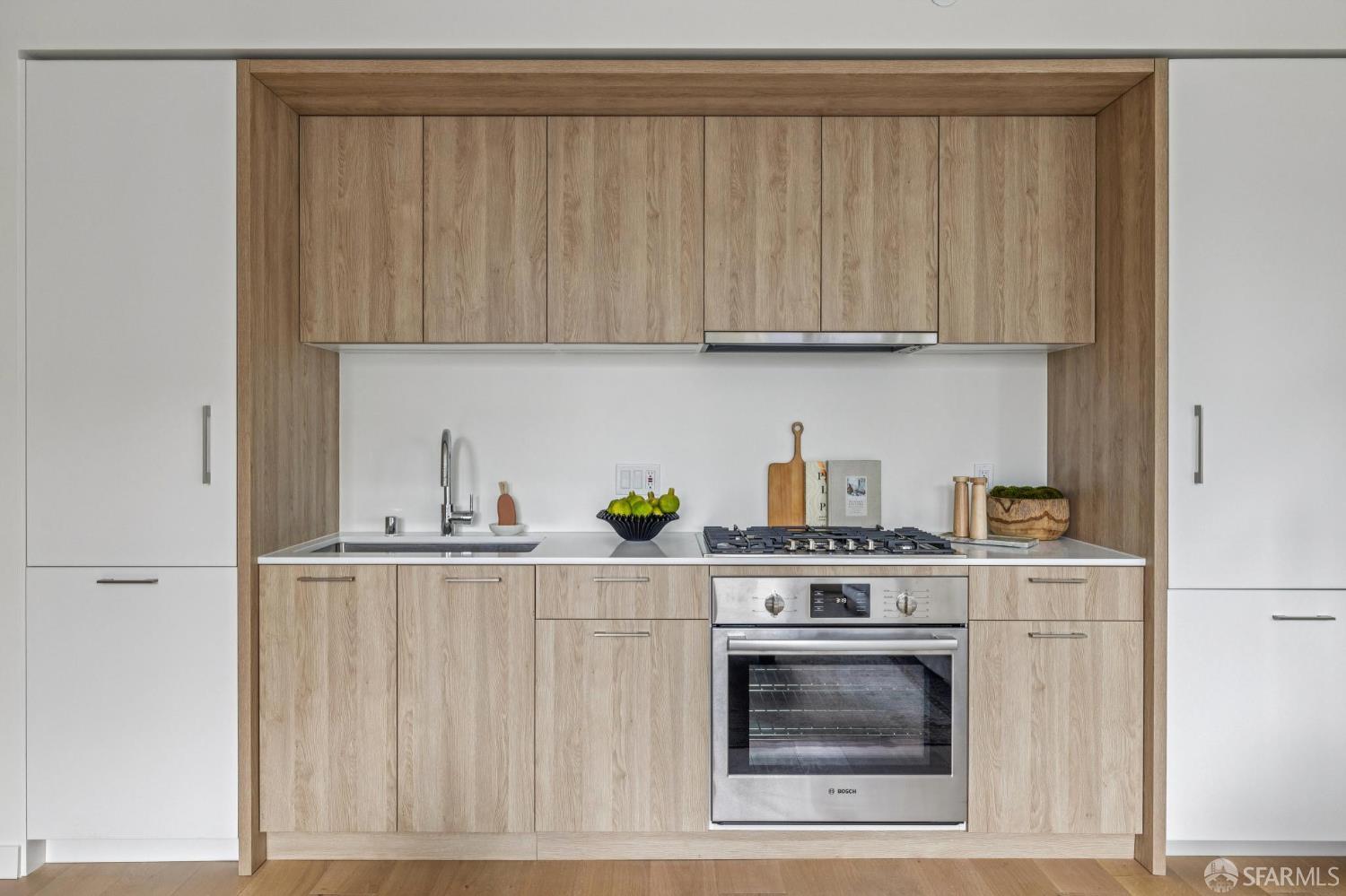 915 North Point Street # R4