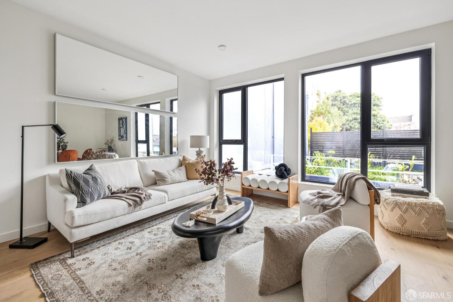 915 North Point Street # R4