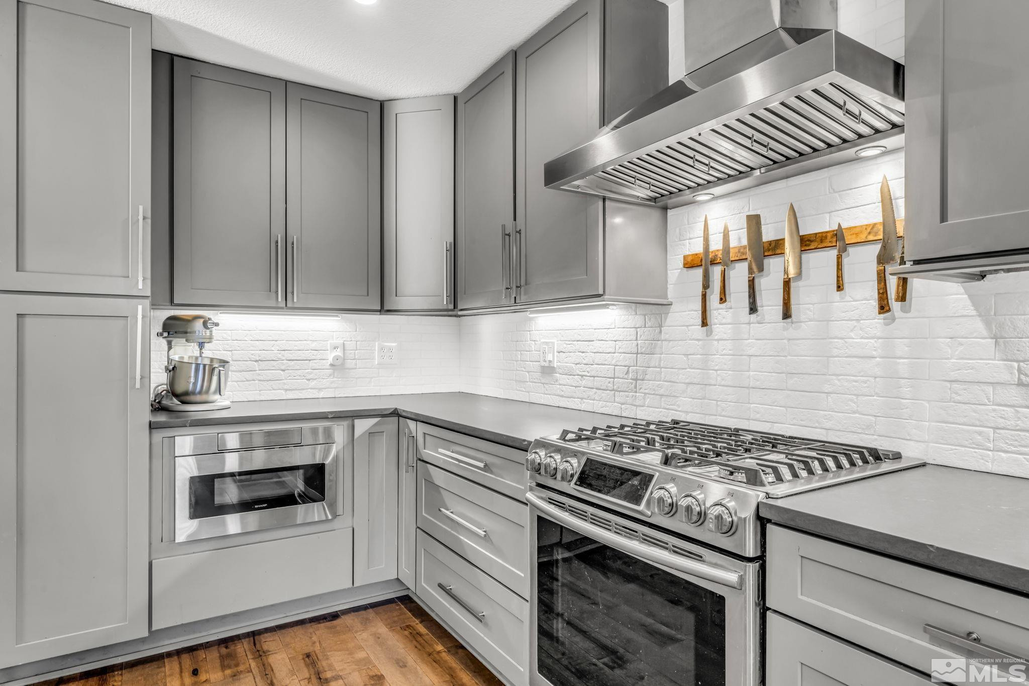 2163 Court Side Circle