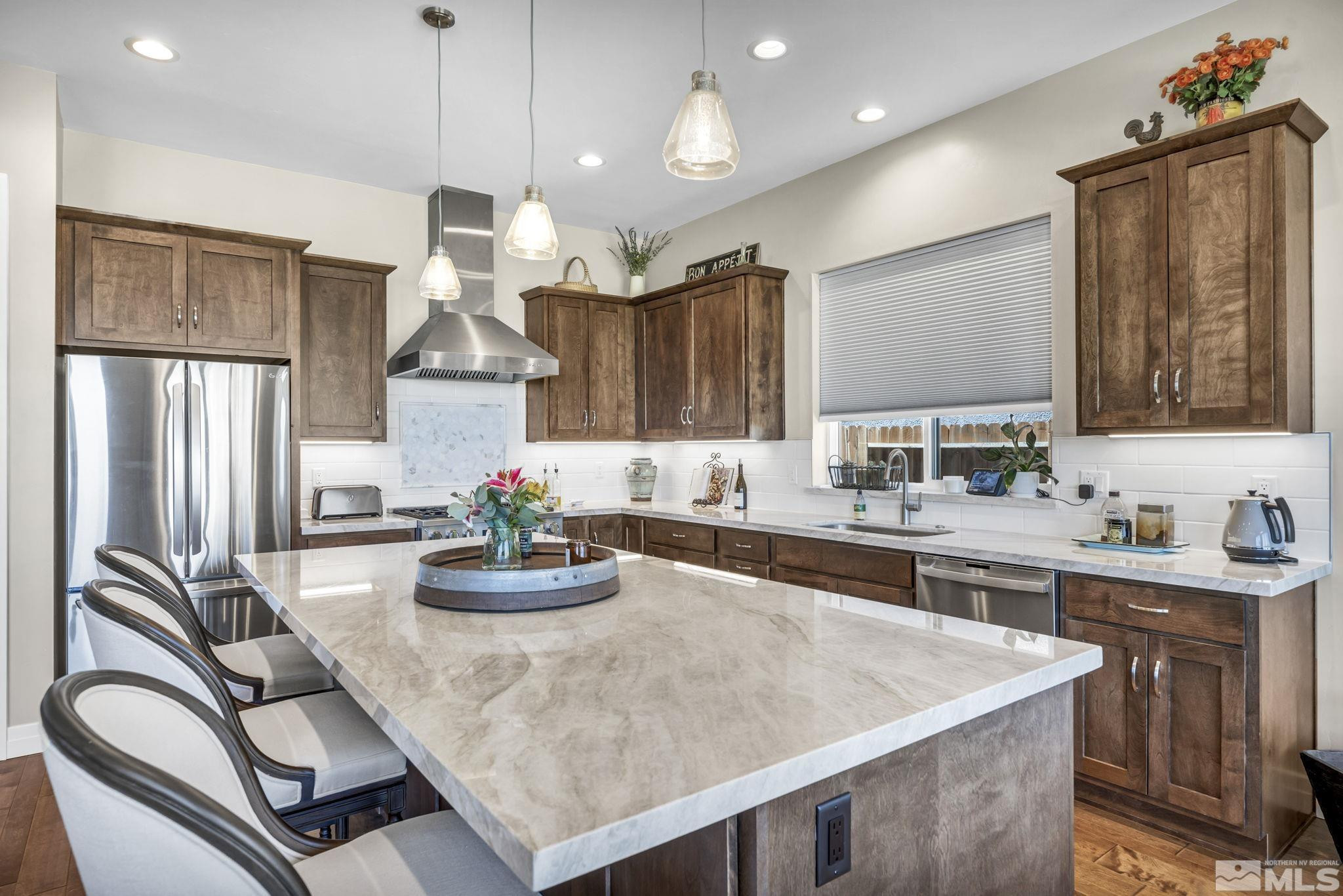 1612 White Hawk Lane