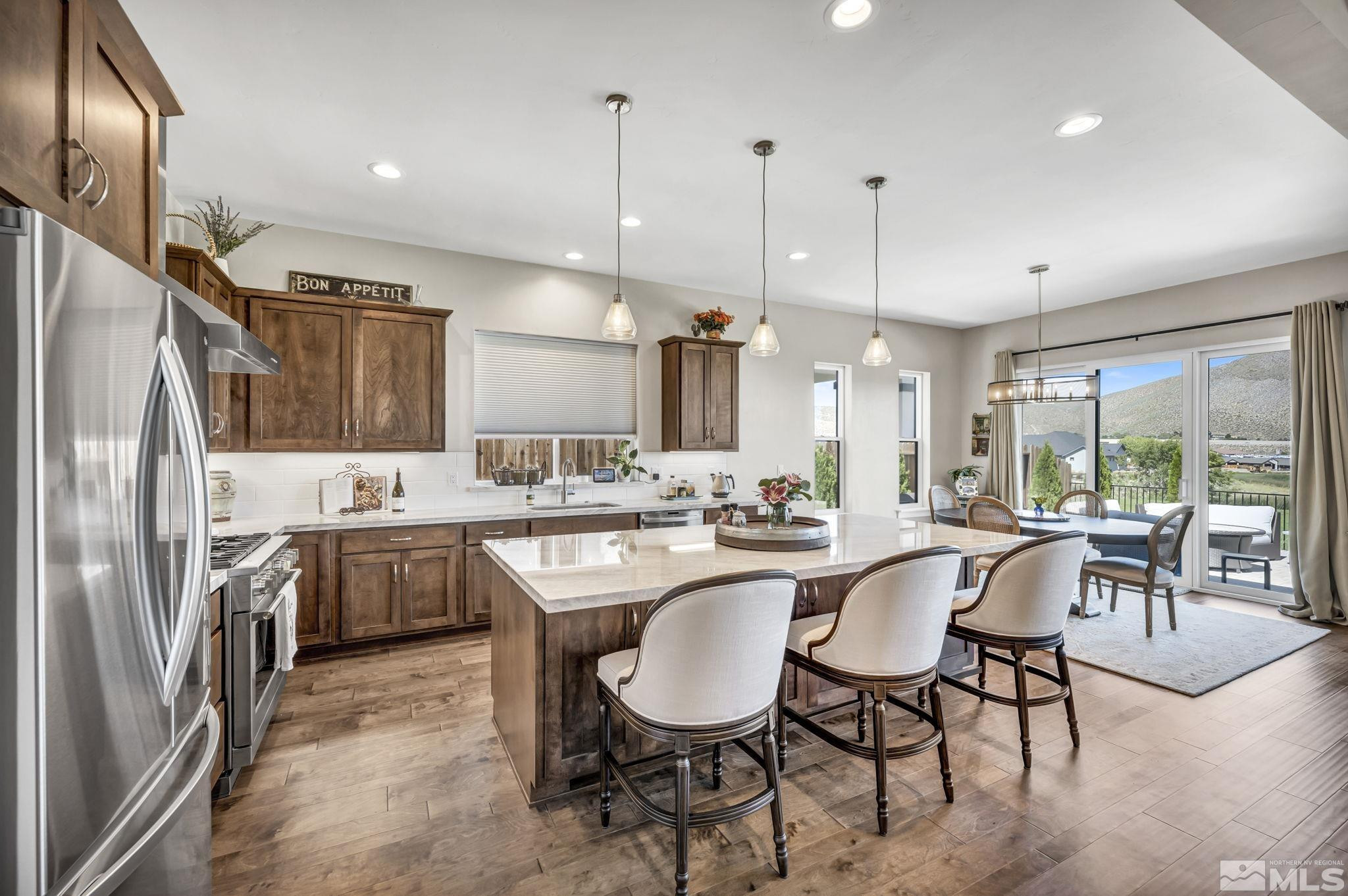 1612 White Hawk Lane