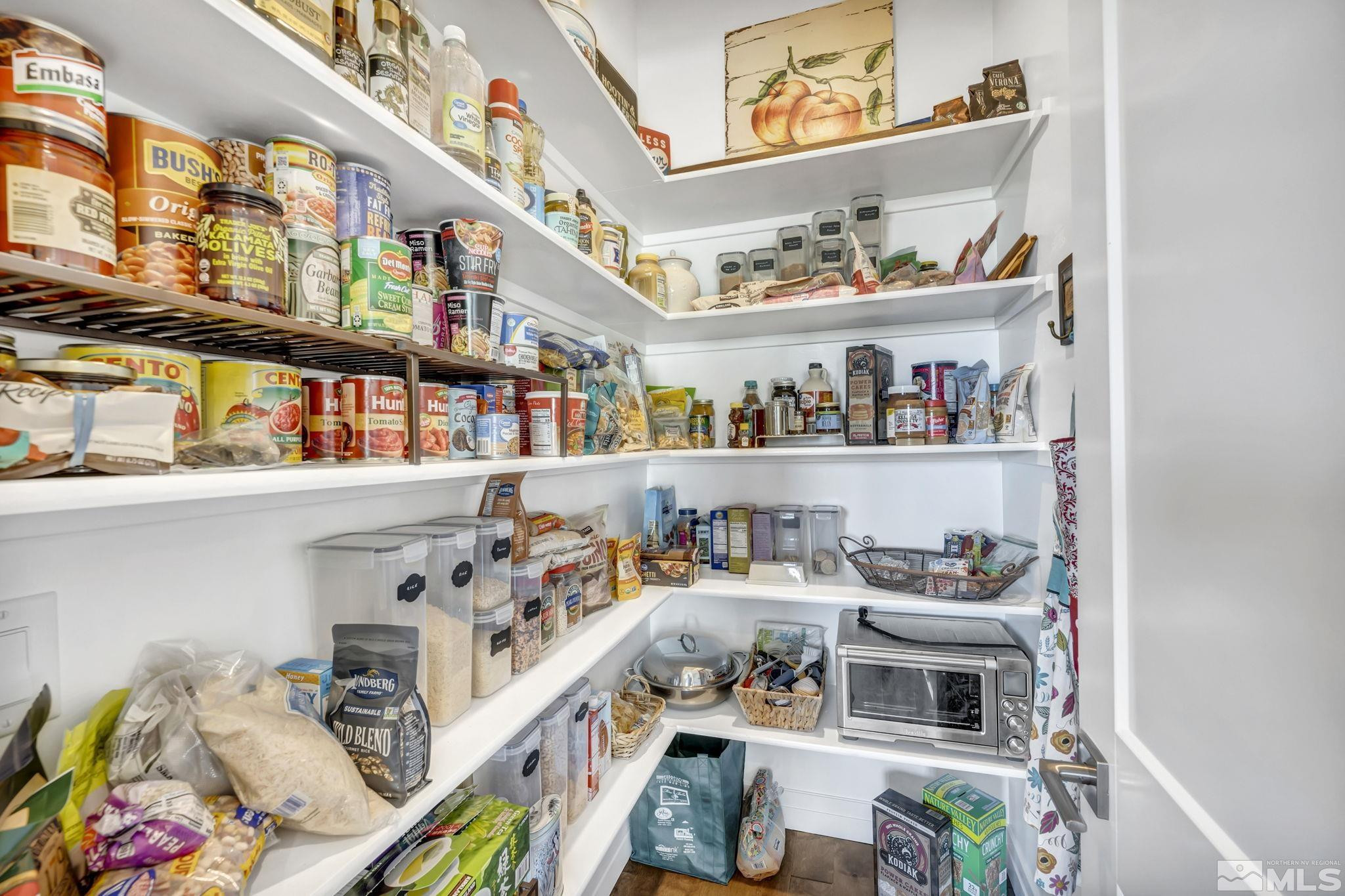 1612 White Hawk Lane