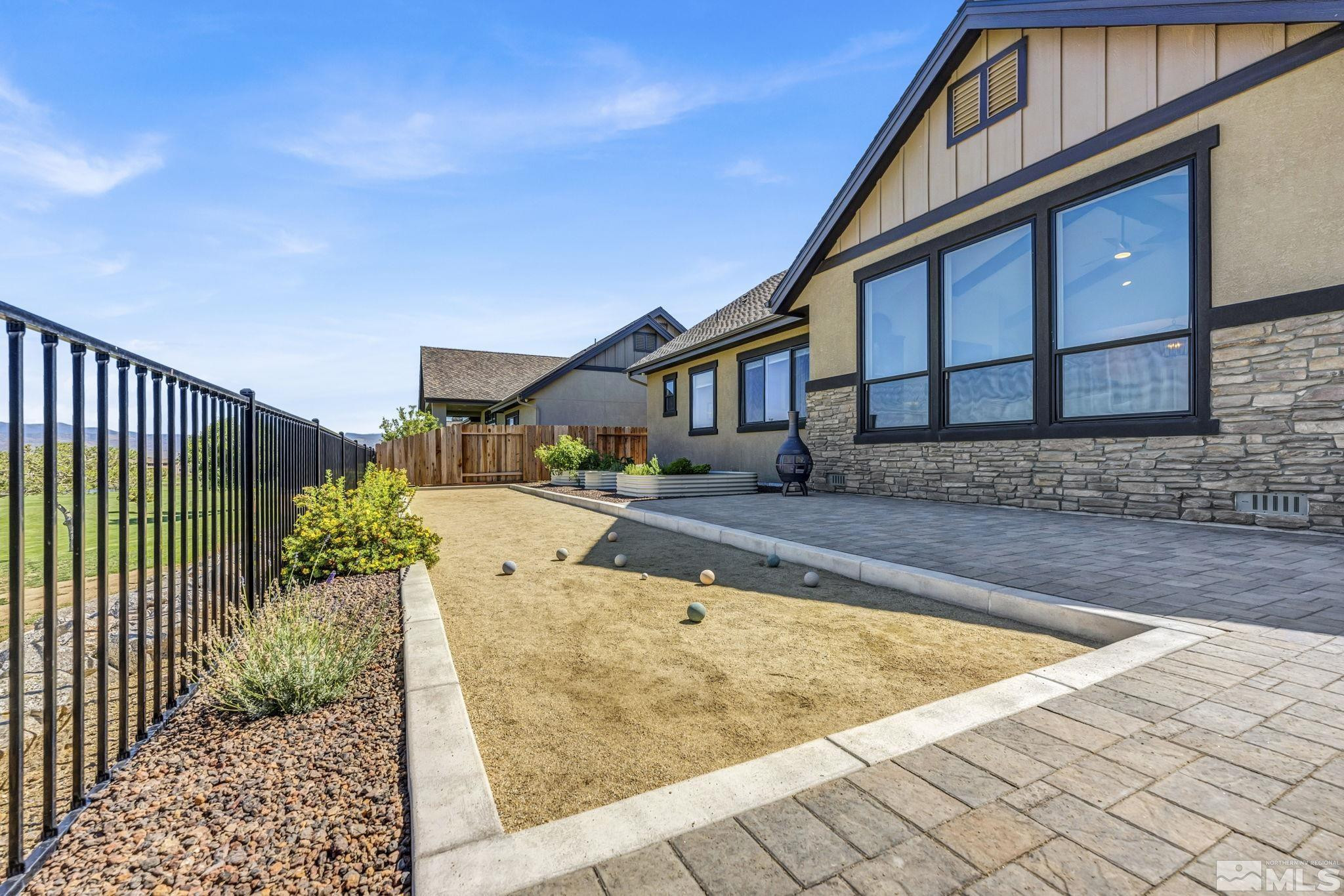 1612 White Hawk Lane