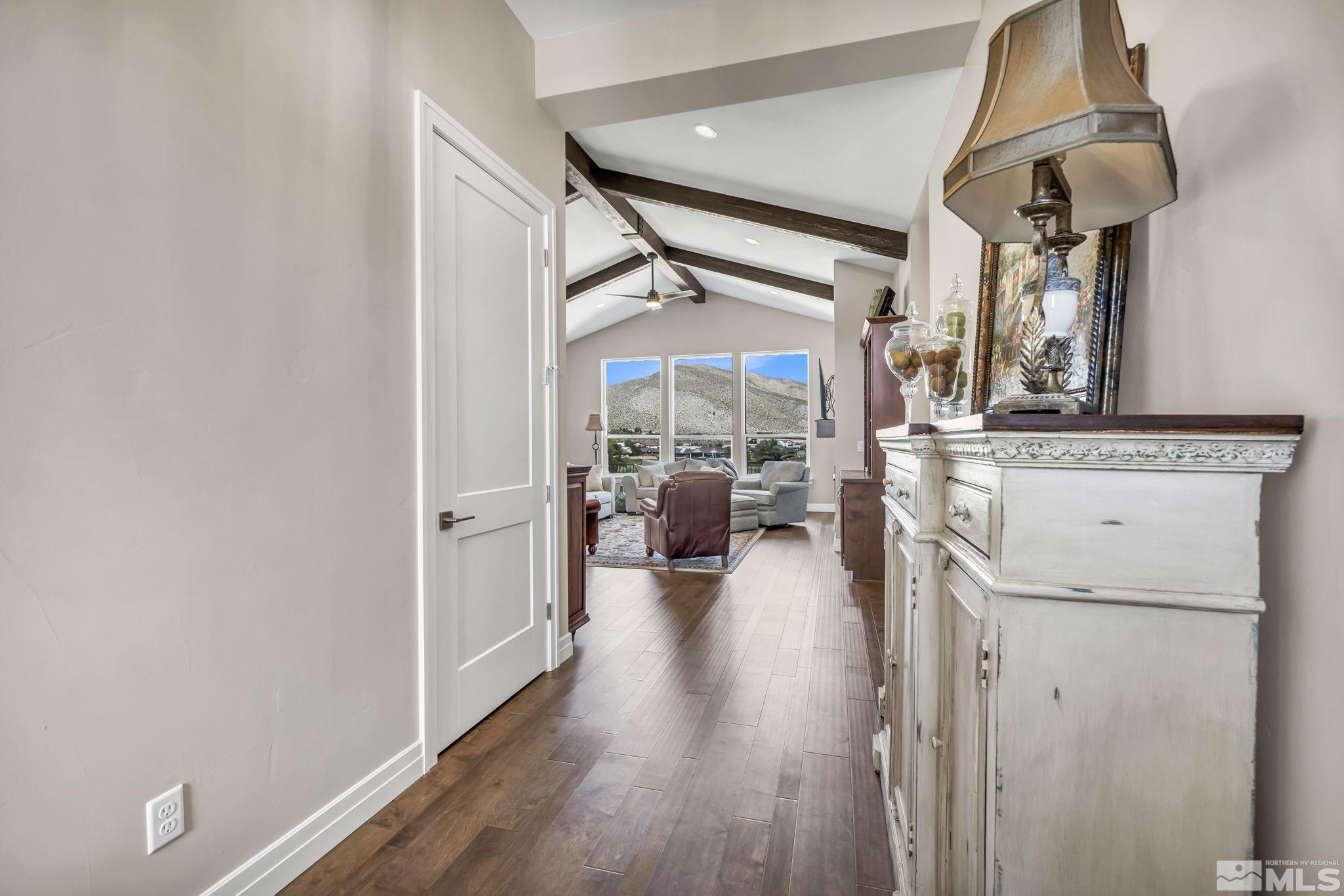 1612 White Hawk Lane