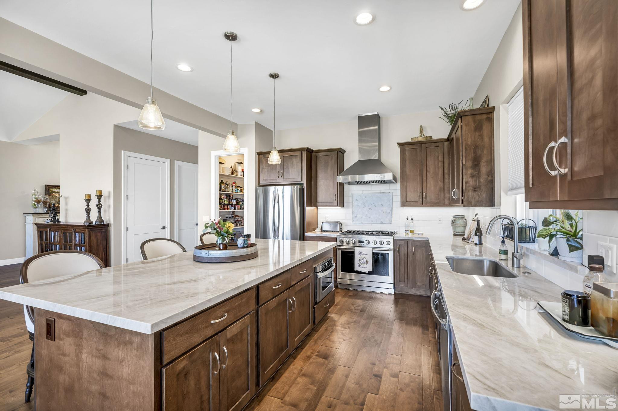 1612 White Hawk Lane