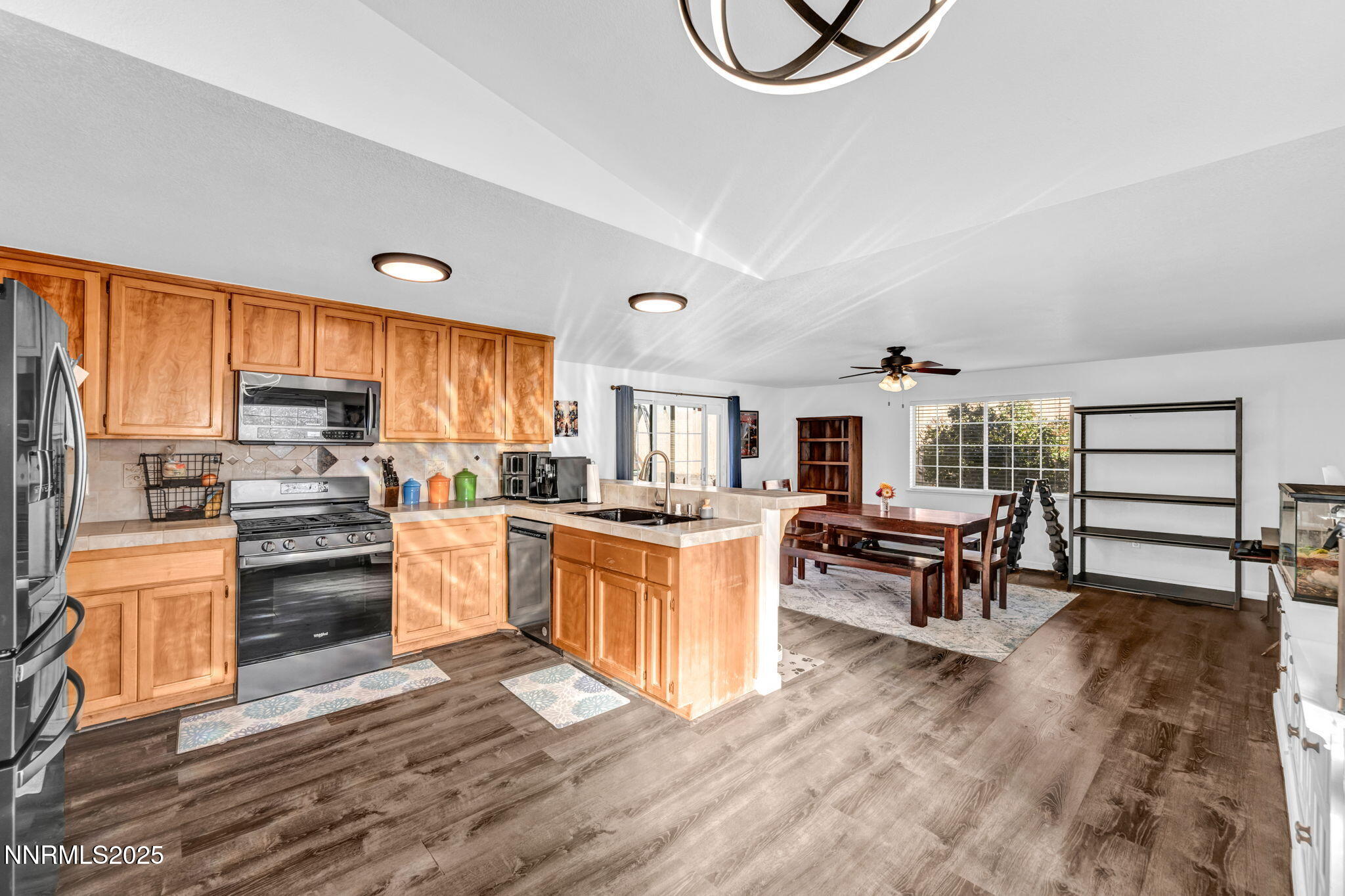 956 Lindsay Lane
