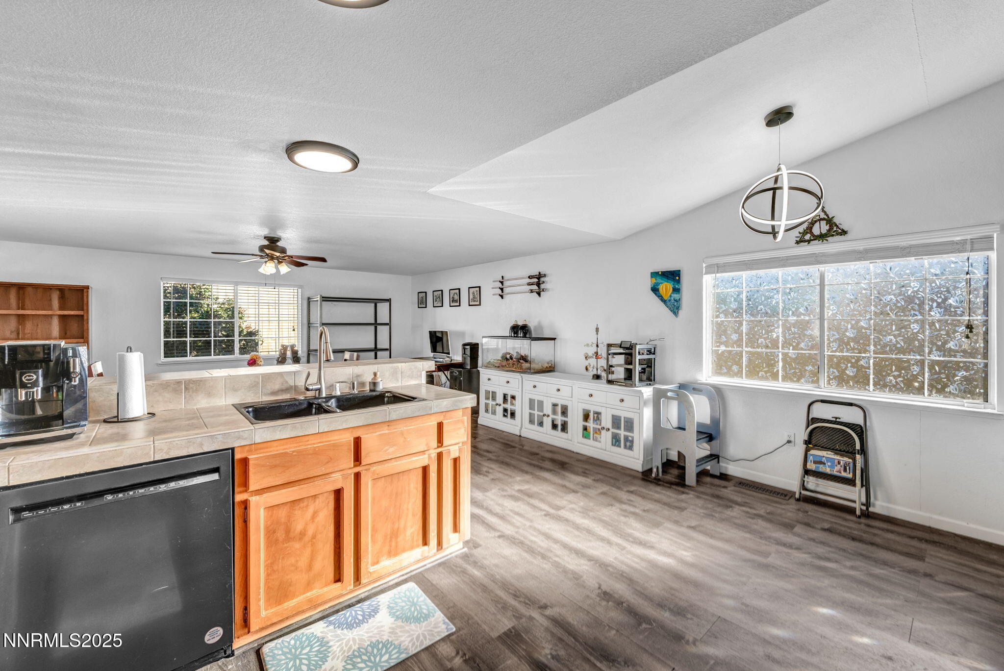 956 Lindsay Lane