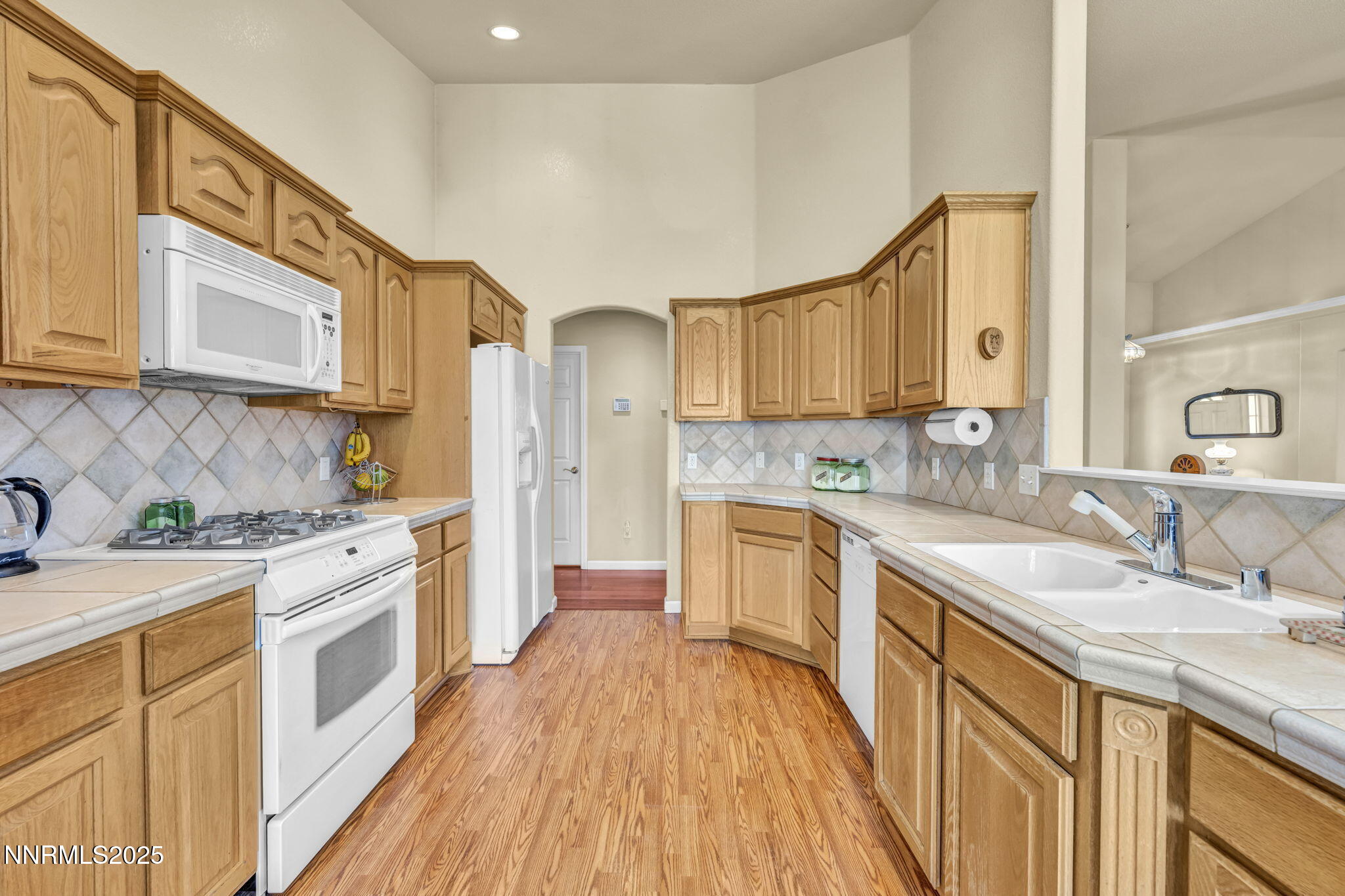 2866 La Cresta Circle