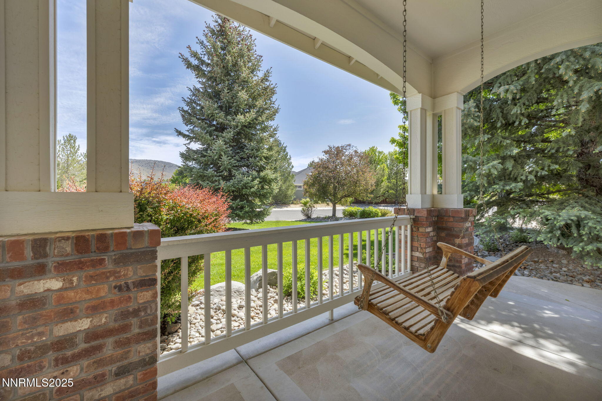 2866 La Cresta Circle