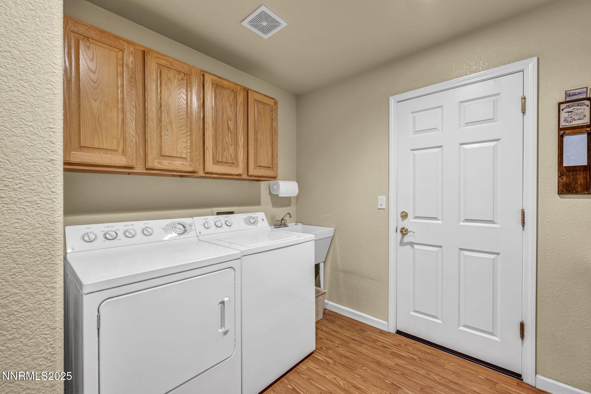 2866 La Cresta Circle